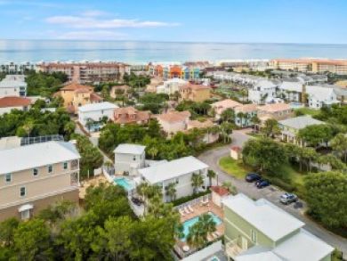 Miramar Beach Luxury Vacation Home Main House & Guest House