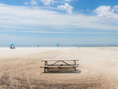 Siesta Key Two Bedroom Vacation Condo Steps to the Beach