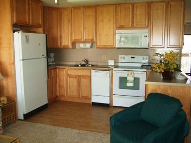 Panoramic Views From This 2 Bedroom Condo Panoramic Views From This 2 Bedroom Condo