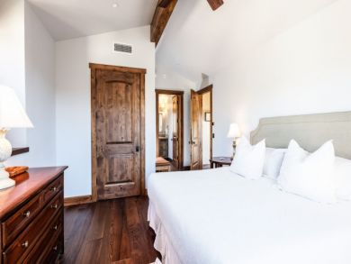 Seven Bedroom Luxury Aspen Ski Lodge