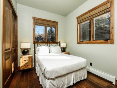 Seven Bedroom Luxury Aspen Ski Lodge