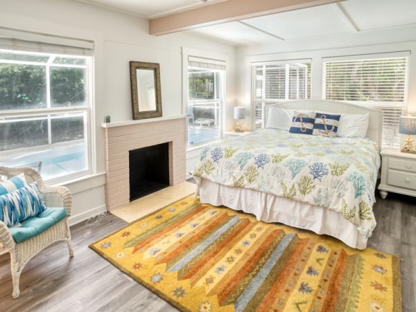 Bay Front Captiva Home Gorgeous Views and Pool Sleeps Six