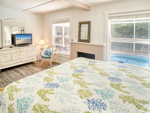 Bay Front Captiva Home Gorgeous Views and Pool Sleeps Six
