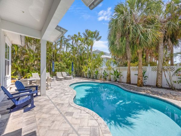 Charming Captiva Retreat with 4-Bedrooms & Private Pool