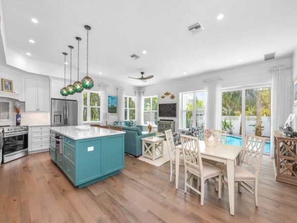 Charming Captiva Retreat with 4-Bedrooms & Private Pool