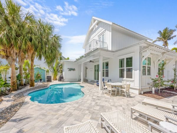 Charming Captiva Retreat with 4-Bedrooms & Private Pool