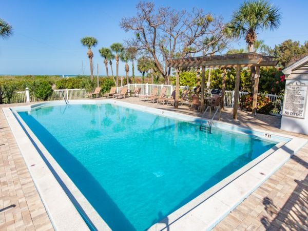 Two Bedroom Vacation Condo in Captiva Island Sleeps Six