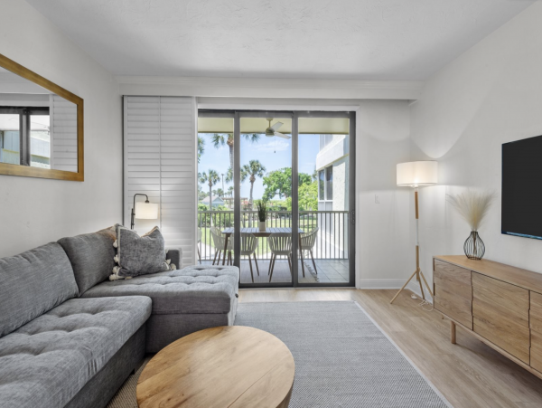 Two Bedroom Vacation Condo in Captiva Island Sleeps Six