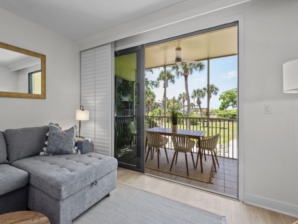Two Bedroom Vacation Condo in Captiva Island Sleeps Six