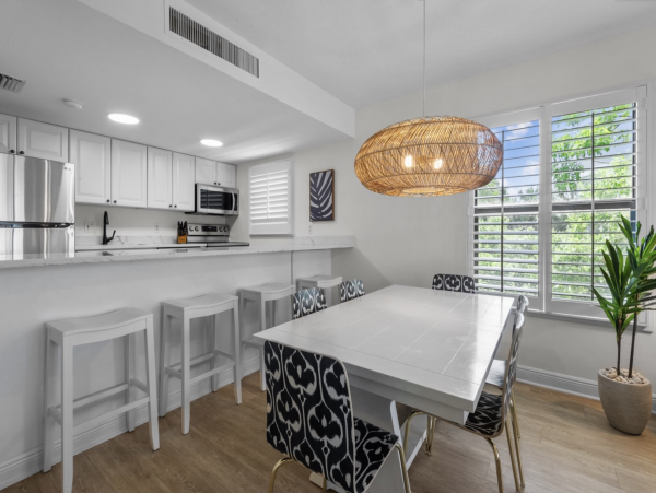 Two Bedroom Vacation Condo in Captiva Island Sleeps Six