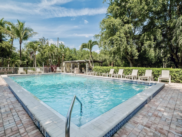 Two Bedroom Vacation Condo in Captiva Island Sleeps Six