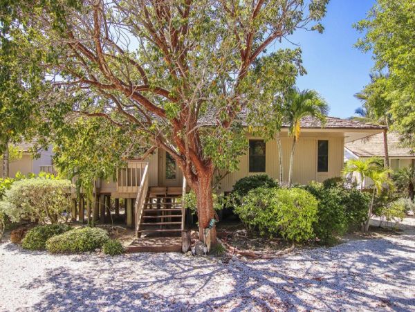 Captiva Two Bedroom Walk to Beach Vacation Home Sleeps Six