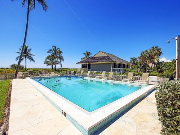 Captiva Two Bedroom Walk to Beach Vacation Home Sleeps Six