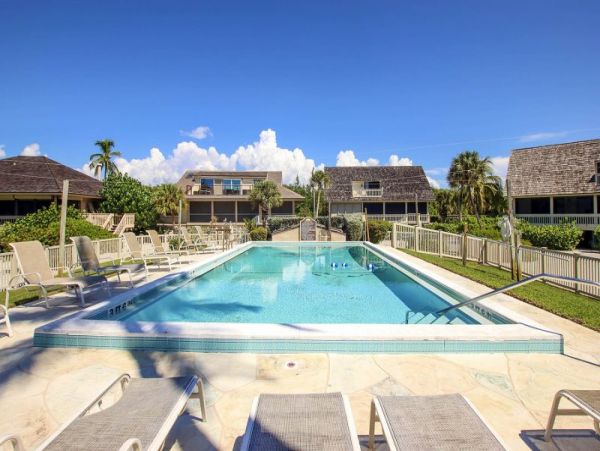 Captiva Two Bedroom Walk to Beach Vacation Home Sleeps Six