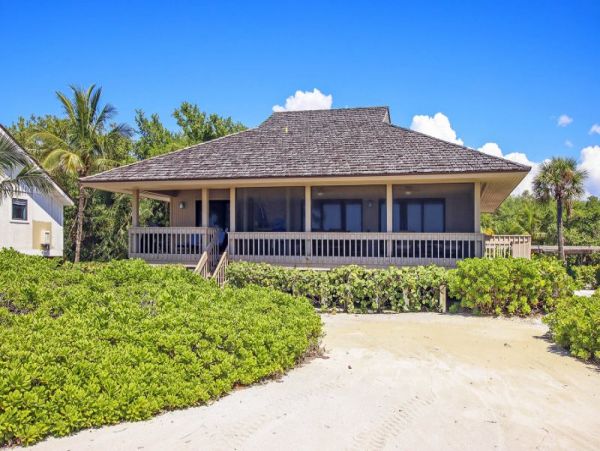Captiva Two Bedroom Walk to Beach Vacation Home Sleeps Six