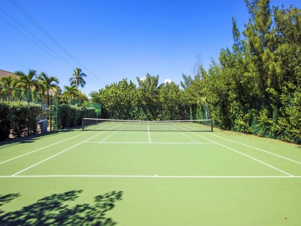 Captiva Two Bedroom Walk to Beach Vacation Home Sleeps Six