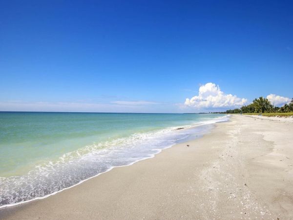 Captiva Two Bedroom Walk to Beach Vacation Home Sleeps Six