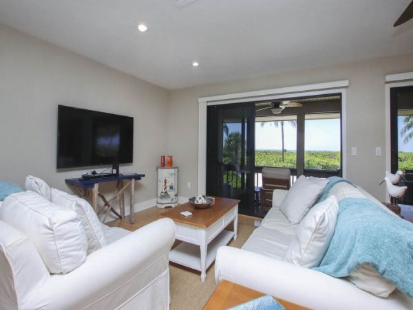 Captiva Two Bedroom Walk to Beach Vacation Home Sleeps Six