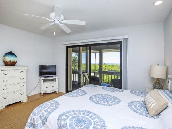 Captiva Two Bedroom Walk to Beach Vacation Home Sleeps Six