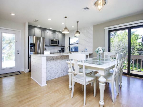 Captiva Two Bedroom Walk to Beach Vacation Home Sleeps Six