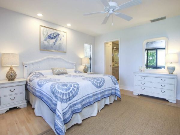 Captiva Two Bedroom Walk to Beach Vacation Home Sleeps Six