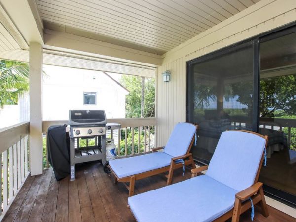 Captiva Two Bedroom Walk to Beach Vacation Home Sleeps Six
