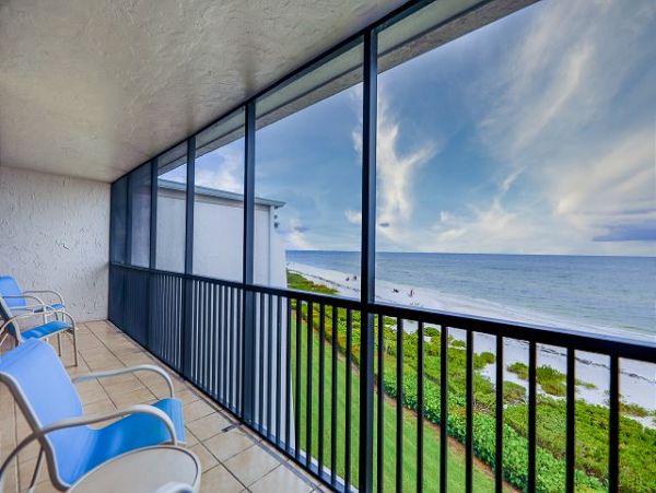 What A Dreamy Beachfront Vacation Condo.