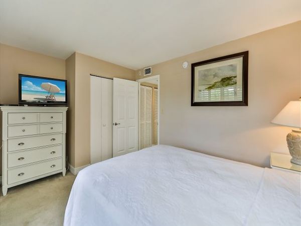Private Sundial unit does not have full resort access