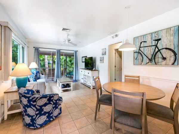 Sanibel Walk to Beach Two Bedroom Vacation Cottage