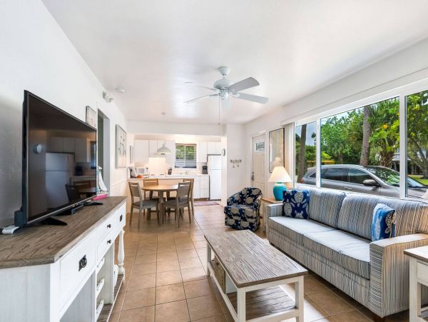 Sanibel Walk to Beach Two Bedroom Vacation Cottage