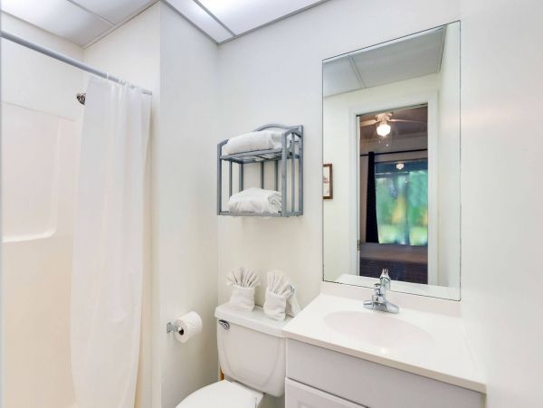 Sanibel Walk to Beach Two Bedroom Vacation Cottage