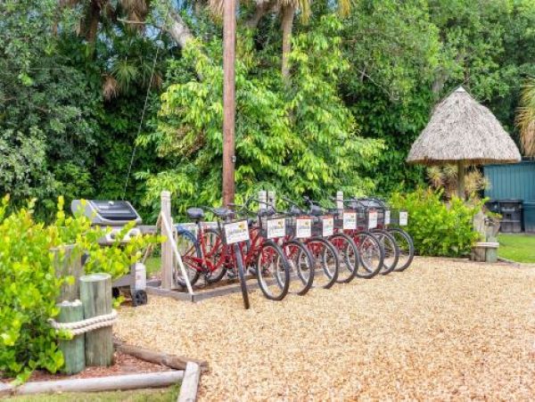 Sanibel Walk to Beach Two Bedroom Vacation Cottage
