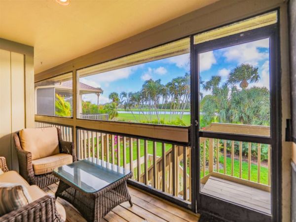 On the Golf Course! Two Bedroom Vacation Duplex in Sanibel
