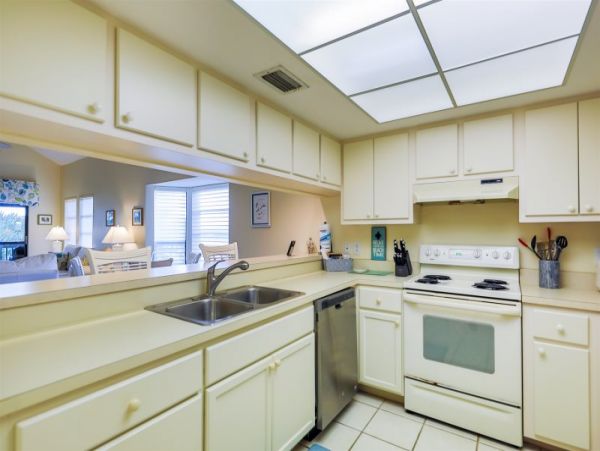 On the Golf Course! Two Bedroom Vacation Duplex in Sanibel