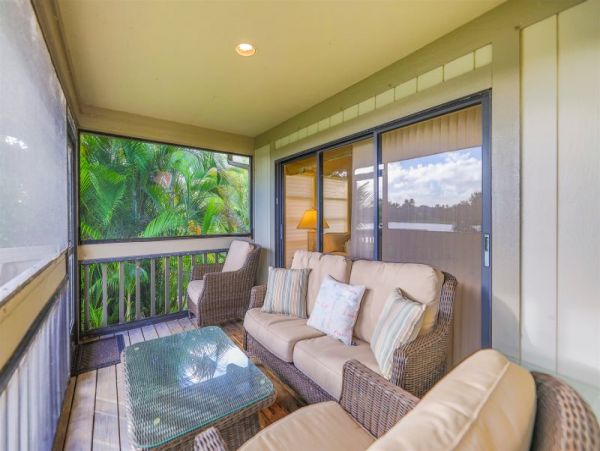 On the Golf Course! Two Bedroom Vacation Duplex in Sanibel