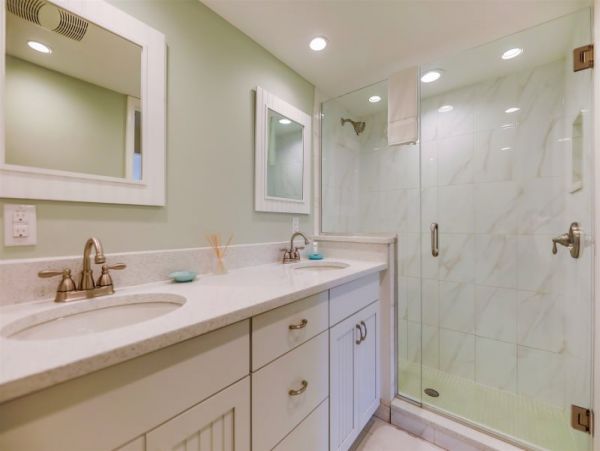 On the Golf Course! Two Bedroom Vacation Duplex in Sanibel