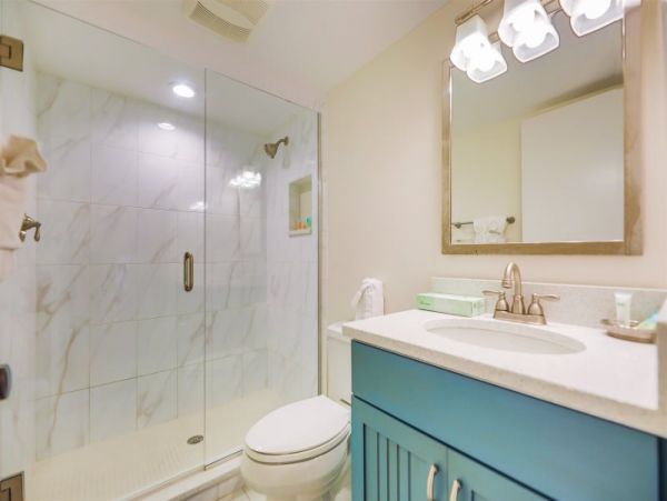 On the Golf Course! Two Bedroom Vacation Duplex in Sanibel