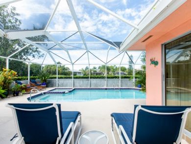 Ground Level 3 Bedroom Home Private Pool Sleeps 6 Guests