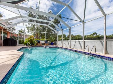 Ground Level 3 Bedroom Home Private Pool Sleeps 6 Guests