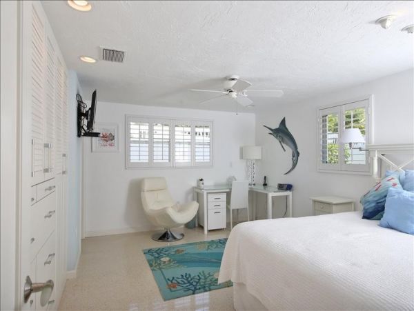 Short Walk to Beach Siesta Key Vacation Home Two Bedroom