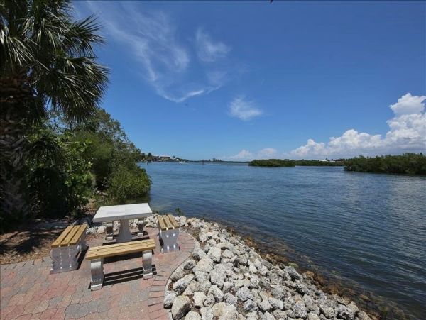 Short Walk to Beach Siesta Key Vacation Home Two Bedroom