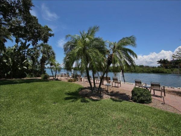 Short Walk to Beach Siesta Key Vacation Home Two Bedroom