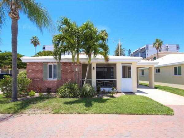 Siesta Key Vacation Condo Two Bedrooms Sleeps Five Guests
