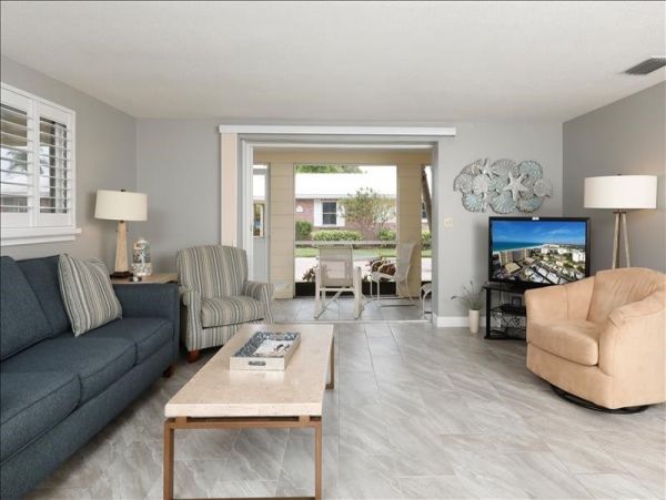 Siesta Key Vacation Condo Two Bedrooms Sleeps Five Guests