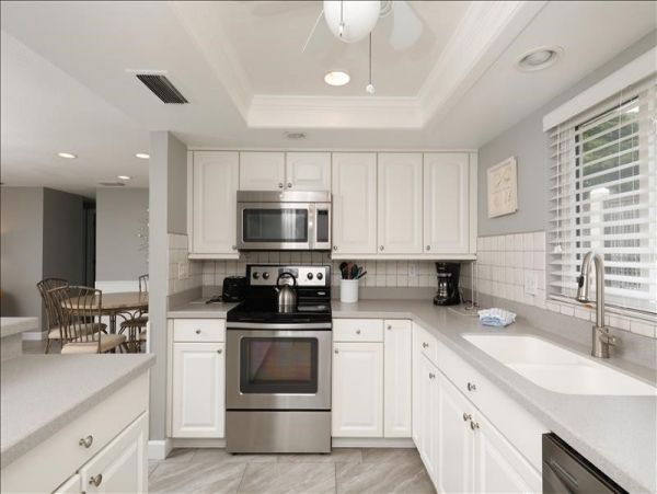 Siesta Key Vacation Condo Two Bedrooms Sleeps Five Guests