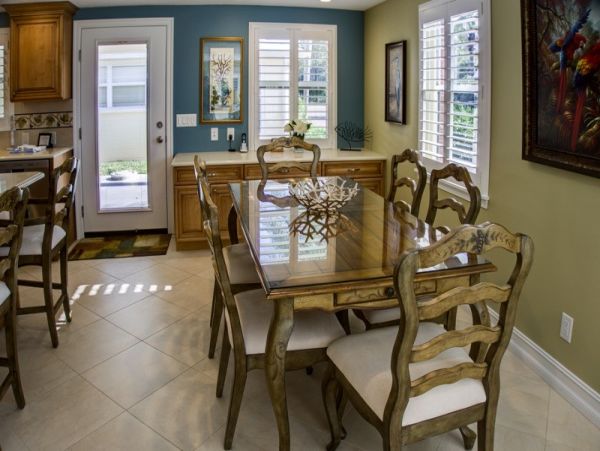 Beachside Condo Perfect Location Short walk to Beach & Steps to the Pool