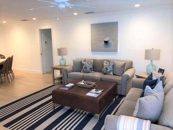 Beachside Vacation Villa in Siesta Key Sleeps  5 Guests