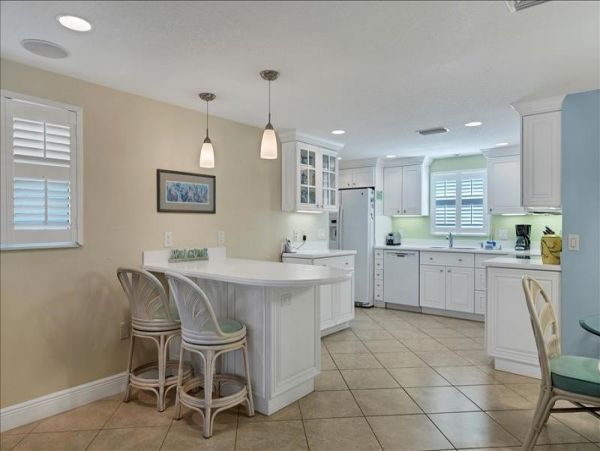 Charming 2-Bedroom Beachside Home in Siesta Key