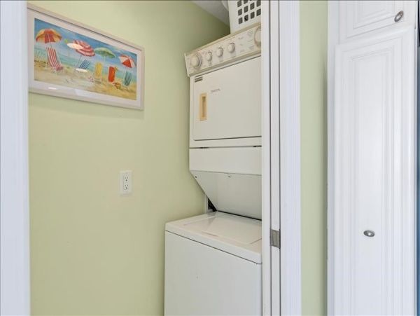 Charming 2-Bedroom Beachside Home in Siesta Key