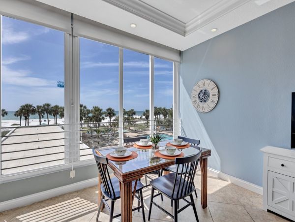 Siesta Key Beautifully Updated One-Bedroom Vacation Retreat